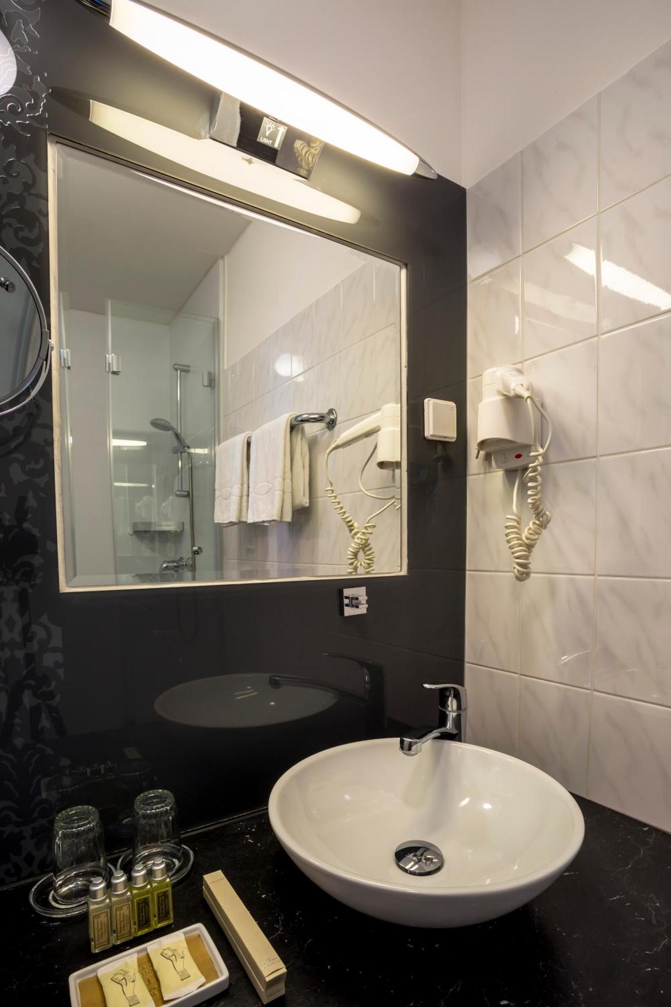 Boutique Hotel Columbia Vienne Extérieur photo